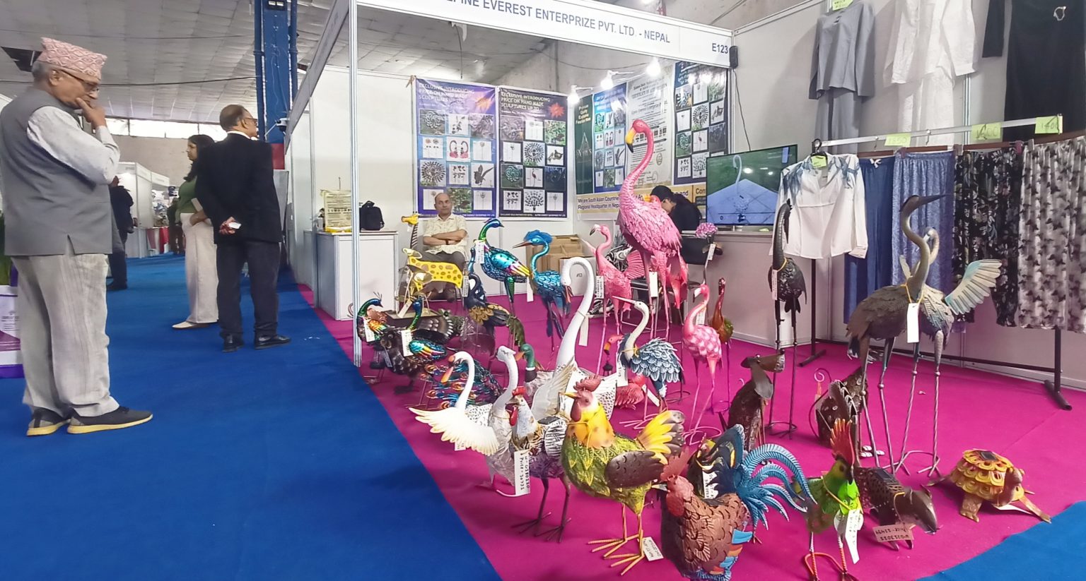सुनसान व्यापारिक वातावरणका बीच भृकुटीमण्डपमा दक्षि...