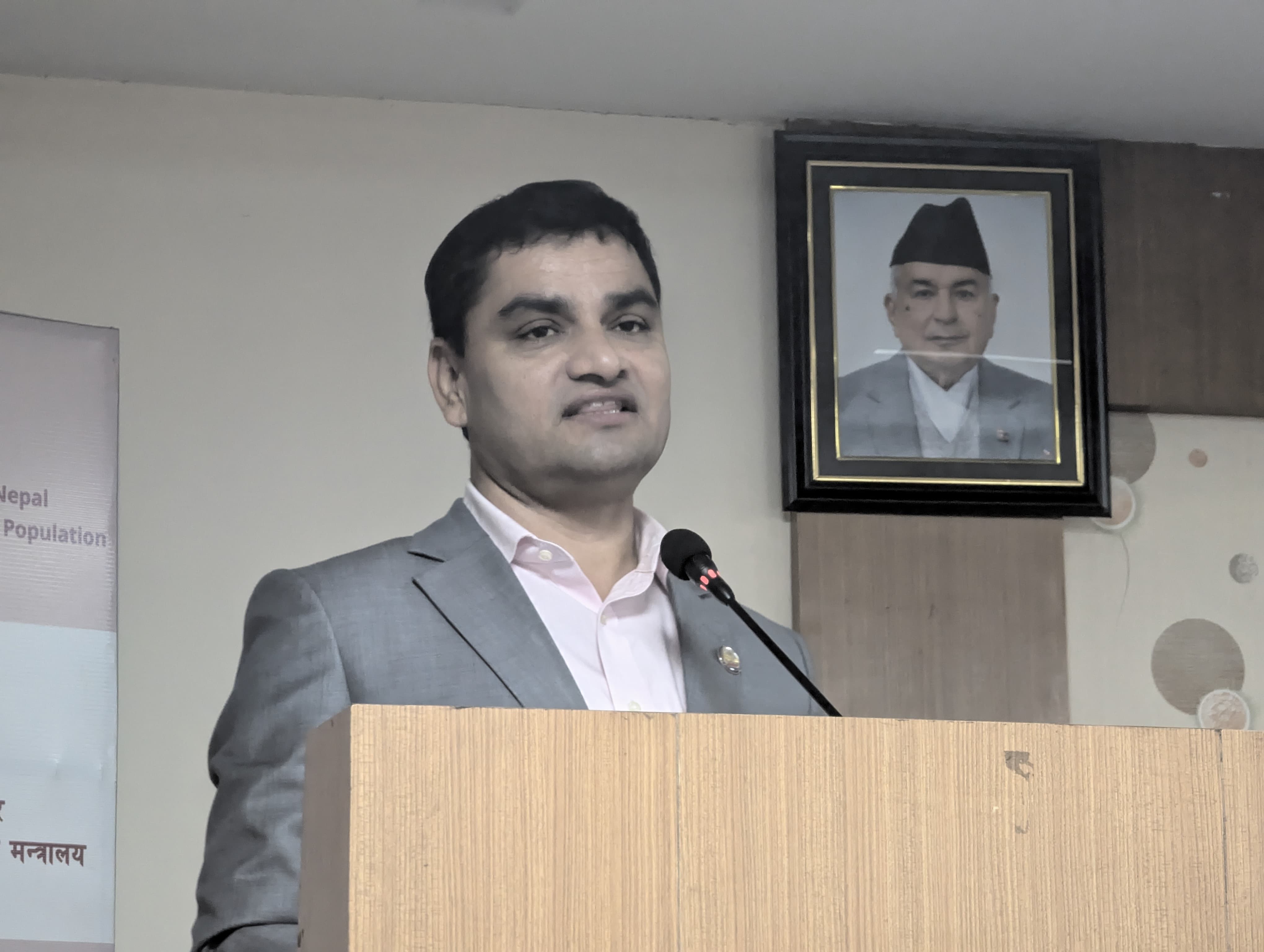 स्वास्थ्य बीमा ५ लाख पुर्याउँन सकिने कार्ययोजना सहितको प्रतिवेदन