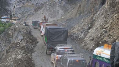 बजेट अभावमा बनेन नारायणगढ–मुग्लिन सडकको भासिएको भाग