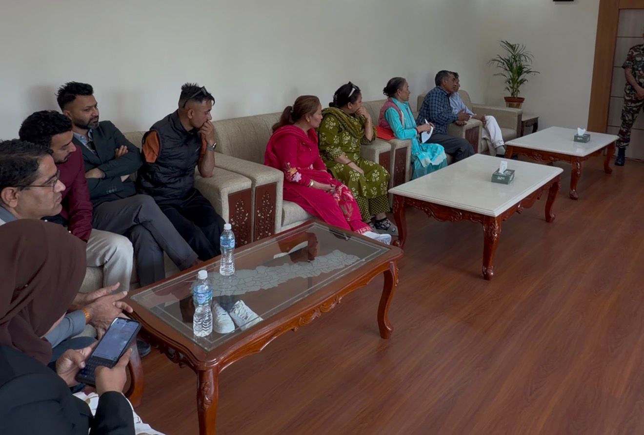 मन्त्रालयमै बोलाएर सर्वसाधारणको गुनासो सुन्न थाले गृहमन्त्री सुदन गुरुङले
