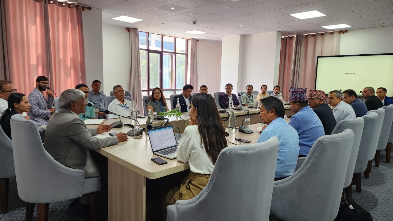 बिरामीलाई अनावश्यक महंगा परीक्षण र औषधि चलाउन रोक्ने गरी उपचार प्रोटोकल बनाउनेबारे प्रधानमन्त्री कार्यालयमा छलफल