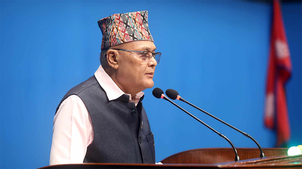 बजेटमाथि सांसद अधिकारीको व्यंग्य- प्रधानमन्त्रीको ज्वाइँ विकास परियोजना खोइ ?