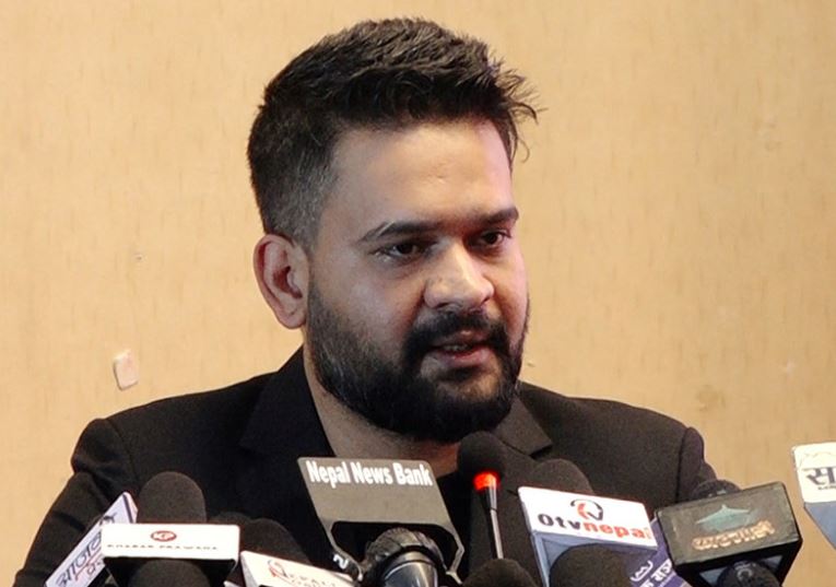 बालेन शाहको सरकारलाई ब्यंग्य : 'देश किन डुब्यो भन्ने बुझ्न सिंहदरबार वैद्यखाना आएर हेर्दा हुन्छ'
