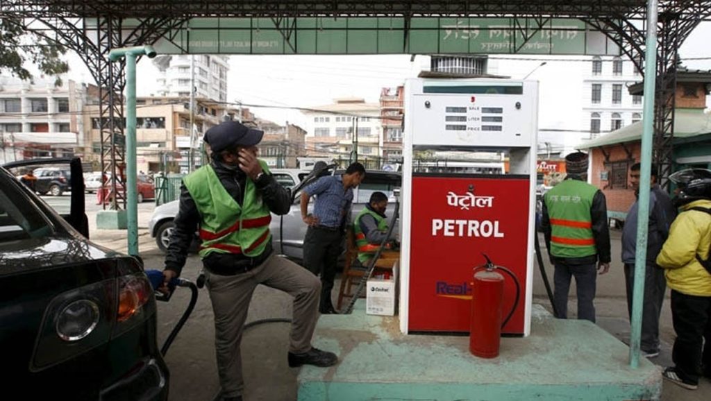 इन्धनको मूल्य घटाउन ब्यापारीलाई सरकारको आग्रह