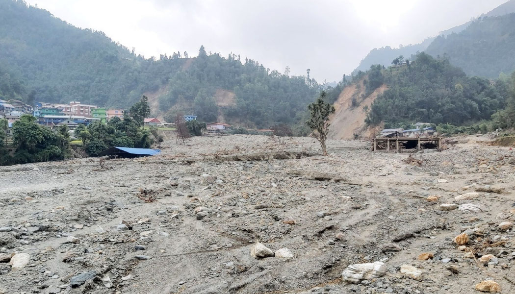 बाढीपहिराले देशका विभिन्न भागमा क्षति, राजमार्ग अवरुद्ध