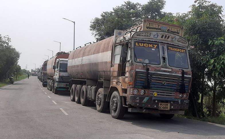 वीरगञ्ज नाकाबाट डिजेल आयात घट्यो,पेट्रोल बढ्यो