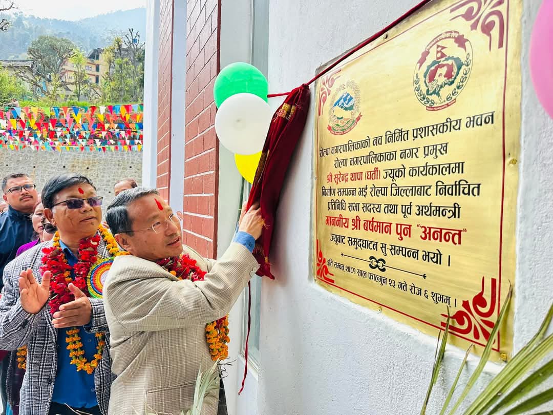 पूर्वराजालाई नहौसिन वर्षमानको चुनौती : जनता आफू राष्ट्रपति हुने व्यवस्था मासेर राजतन्त्र फर्काउने पक्षमा छैनन्